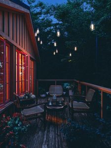 Lire la suite à propos de l’article Comment bien éclairer un balcon : nos idées et conseils pratiques